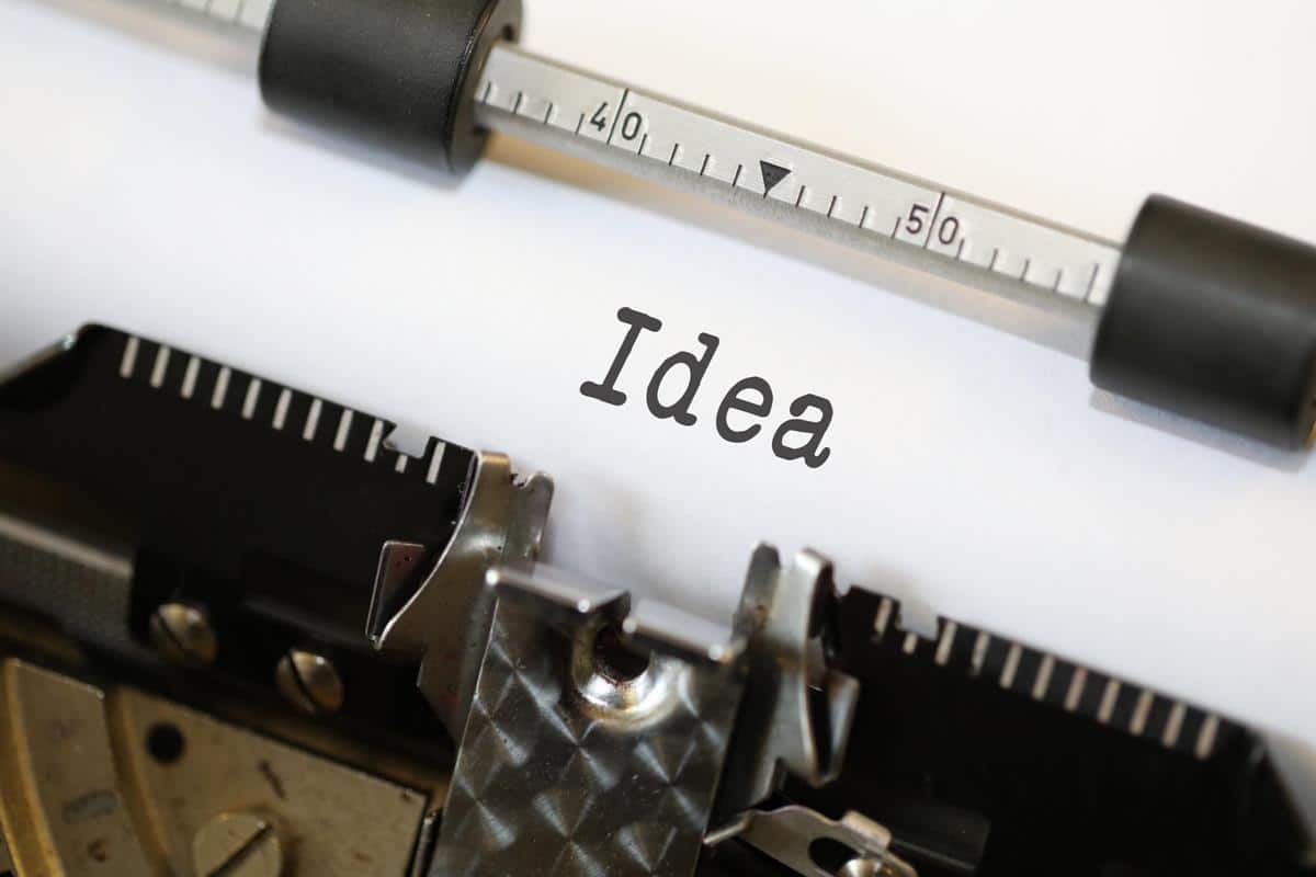 Idea-typewriter-1200x800px-by Nick Youngson CC BY-SA 3.0 Alpha-Stock-Images.jpg idea-typewriter