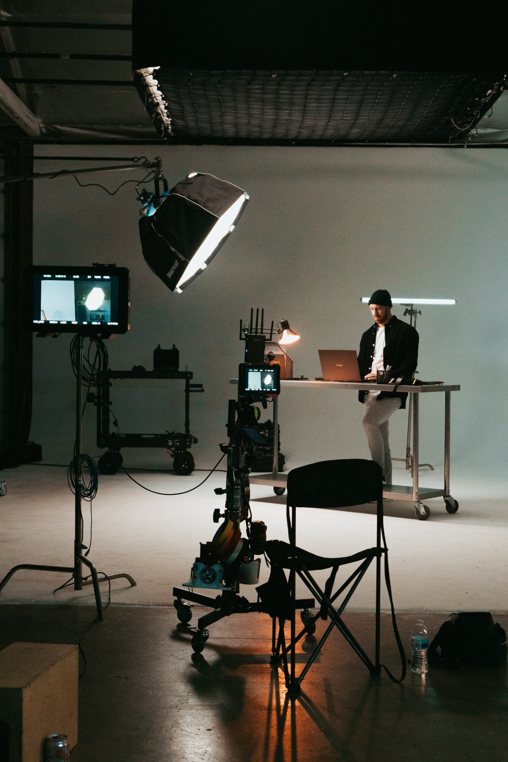 content-editor-studio-jakob-owens-Av7fp7AqJr0-unsplash-1920x2880px-scaled.jpg