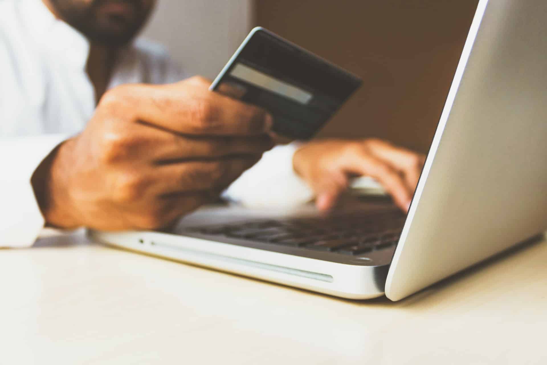 e-commerce-rupixen-com-Q59HmzK38eQ-unsplash-1920x1280px.jpg e-commerce-image
