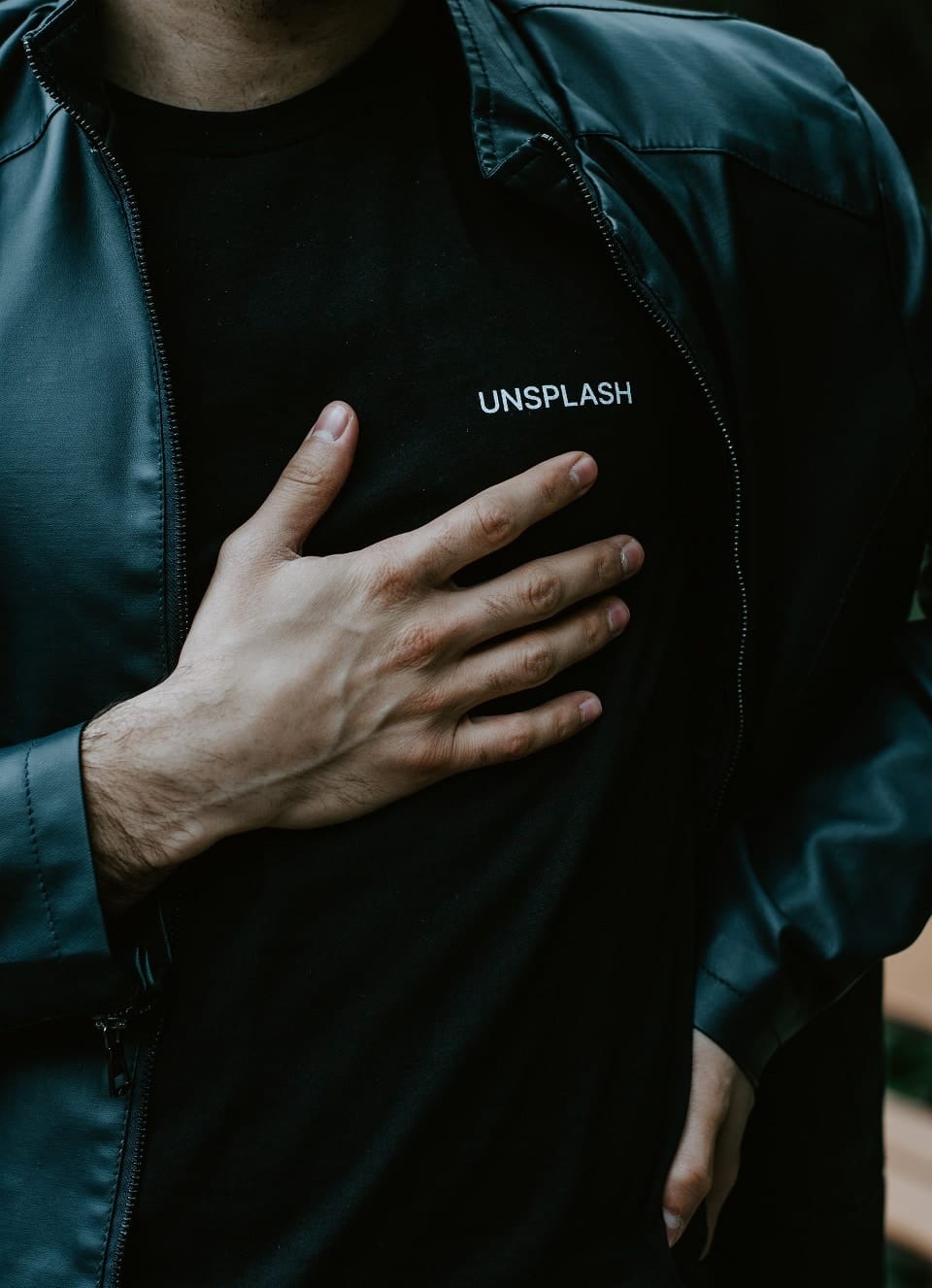 hand-in-heart-ashkan-forouzani-oxaIBWkrGXE-unsplash-960x1327px.jpg hand-in-heart-image