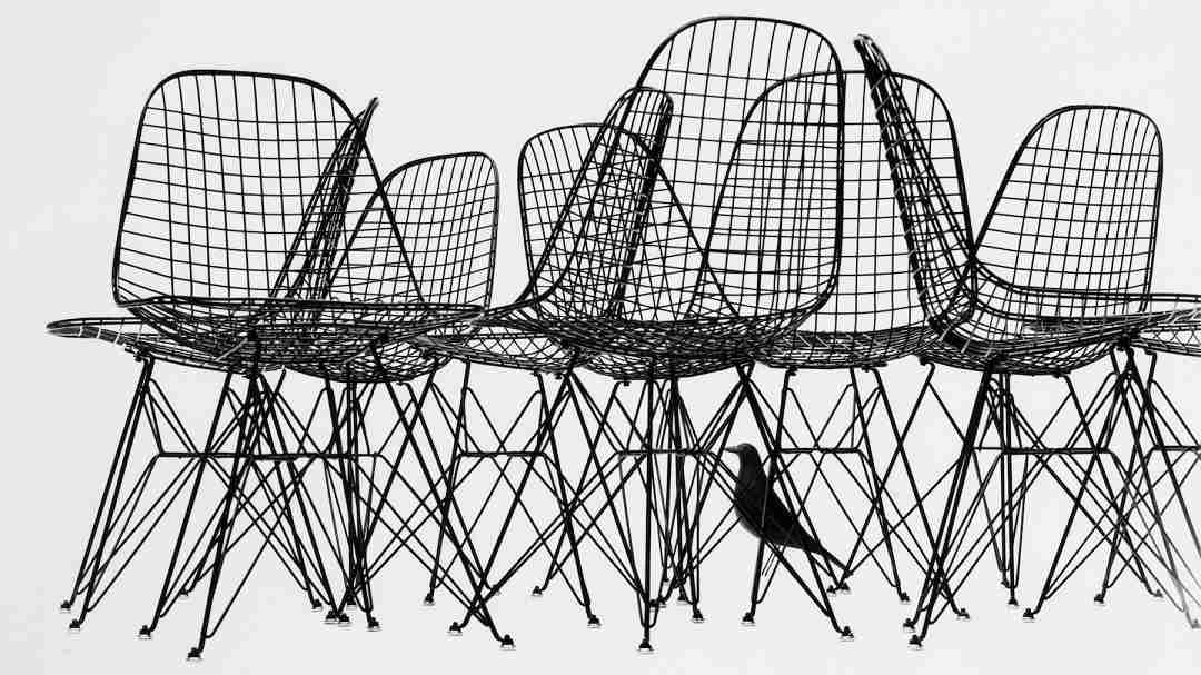 wire-chairs-eames-image