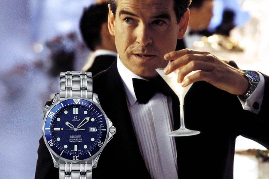 james-bond-agente-007-pierce-brosnan-900x600px.jpg James Bond, agent 007. Image of Pierce Brosnan with his iconic Omega Seamaster and his unforgettable Dry Martini.
