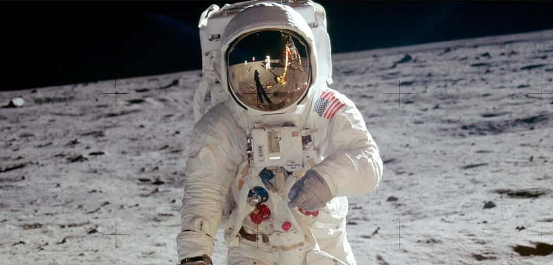 llegada-del-hombre-a-la-luna-1969-1080x519px.jpg Arrival of Man on the Moon (1969). Remastered image of man's arrival at the moon on July 20, 1969.
