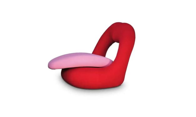 Grace armchair, art and provocation by Pietro del Vaglio